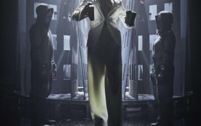 La trilogie des contes immoraux ( pour Europe). Continent de cartró sotmès a un intens aiguat